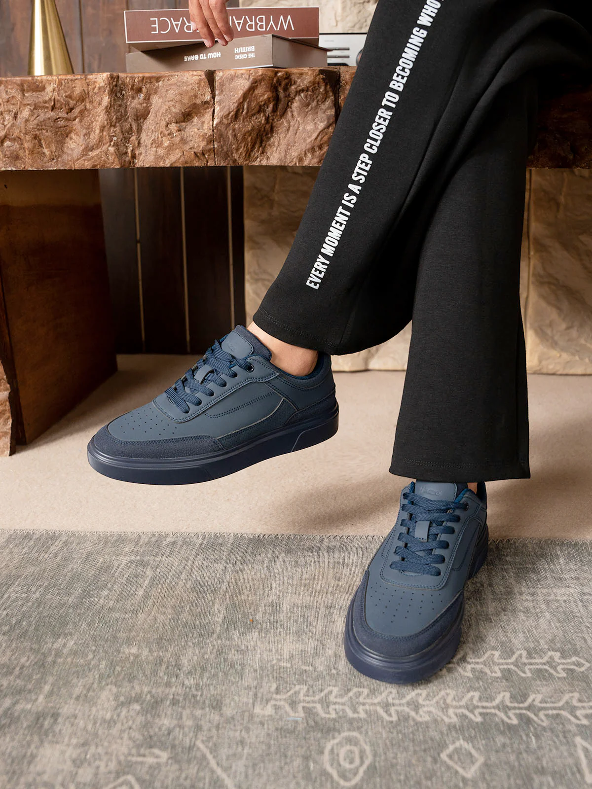 Men "VINCEN" All-Day Comfort Trainers