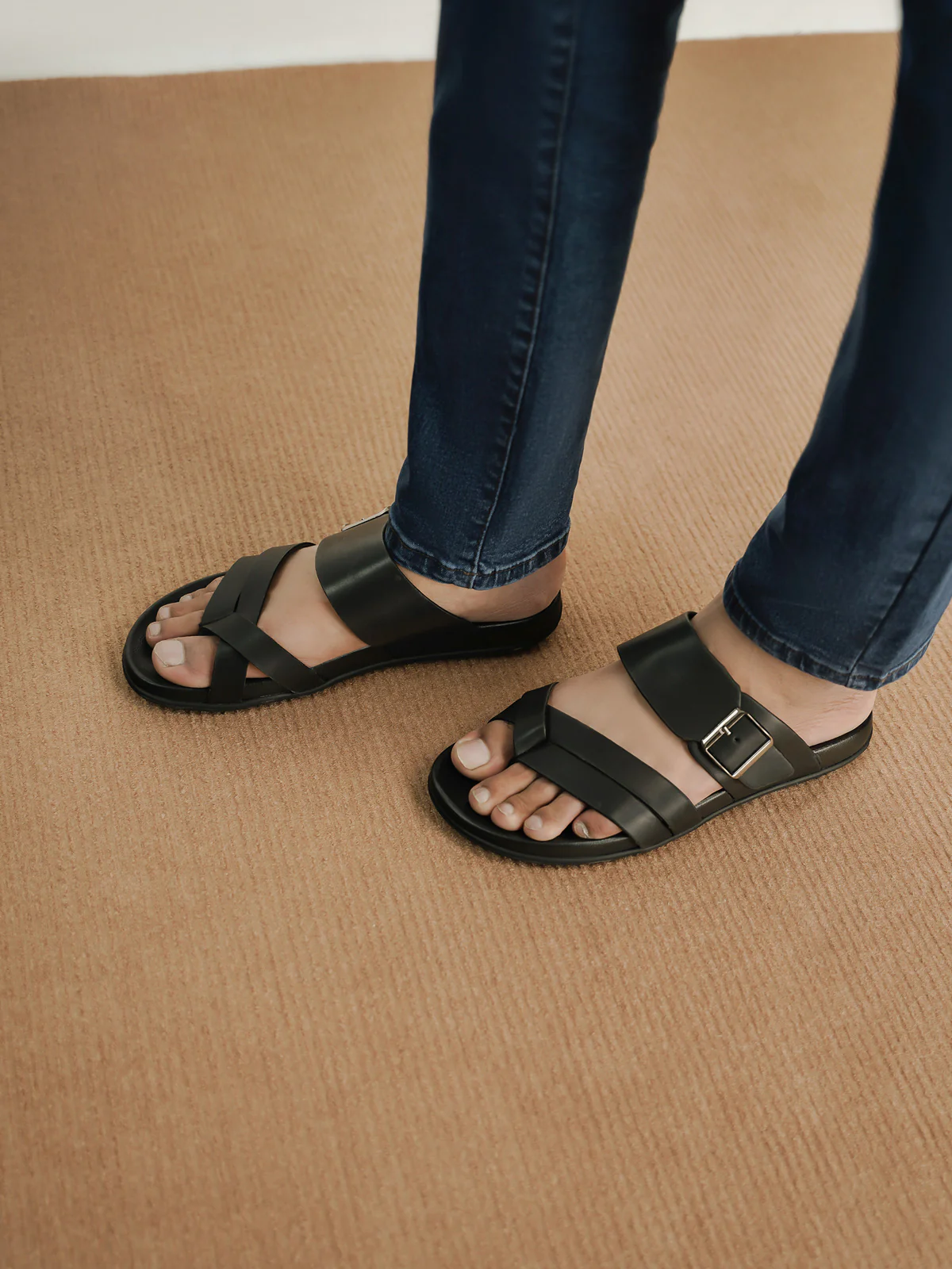 Mens "ARENDS" Casual Thong Buckled Slippers - Image 3