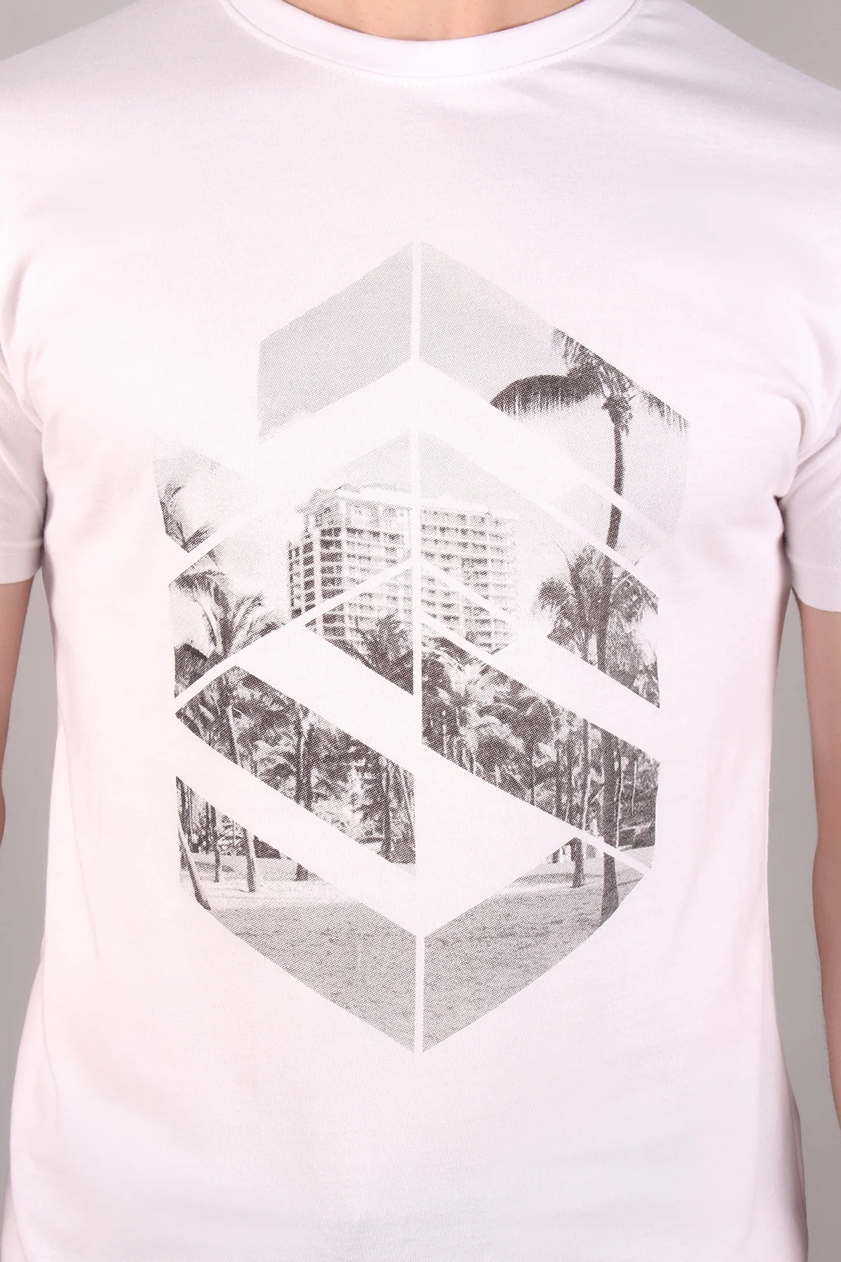 Mens "ARMAN" Cotton Graphic Tees - Image 4