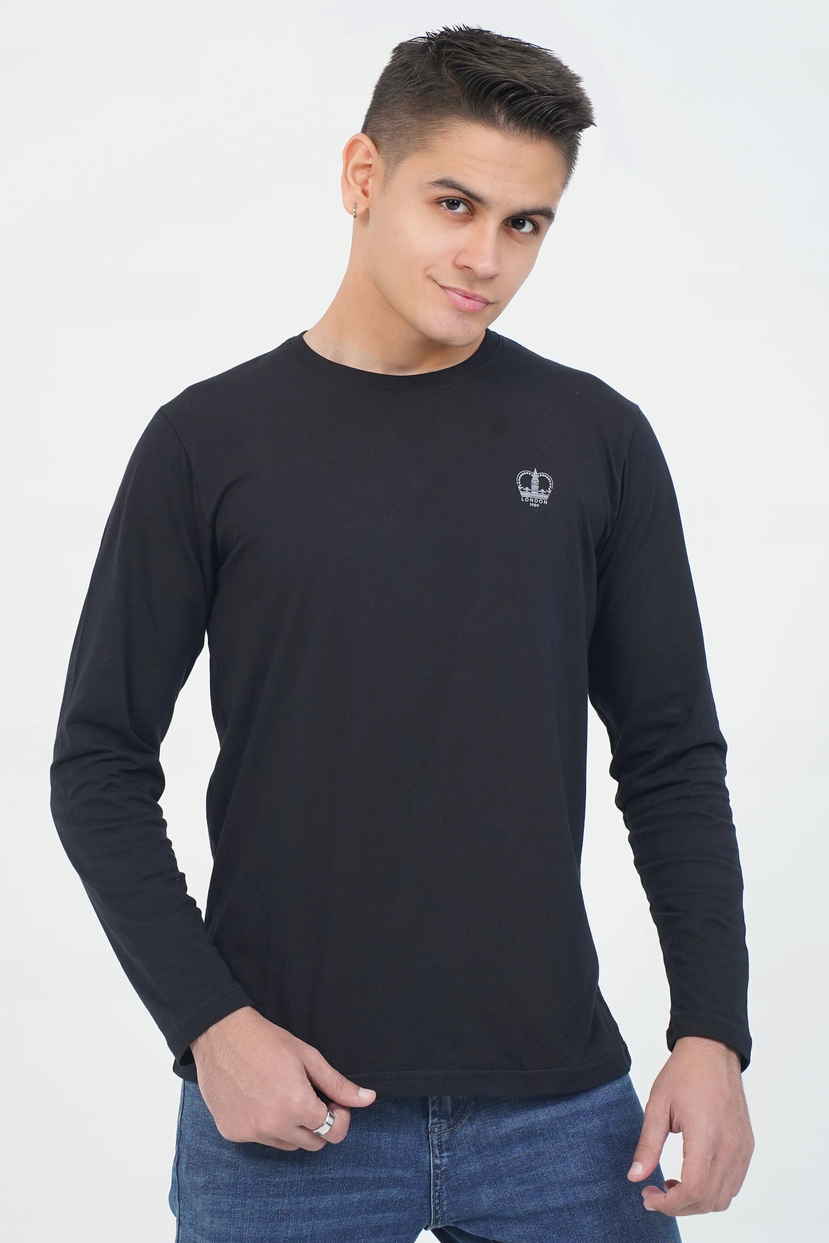 "BEYONE" Crewneck Pullover Shirt