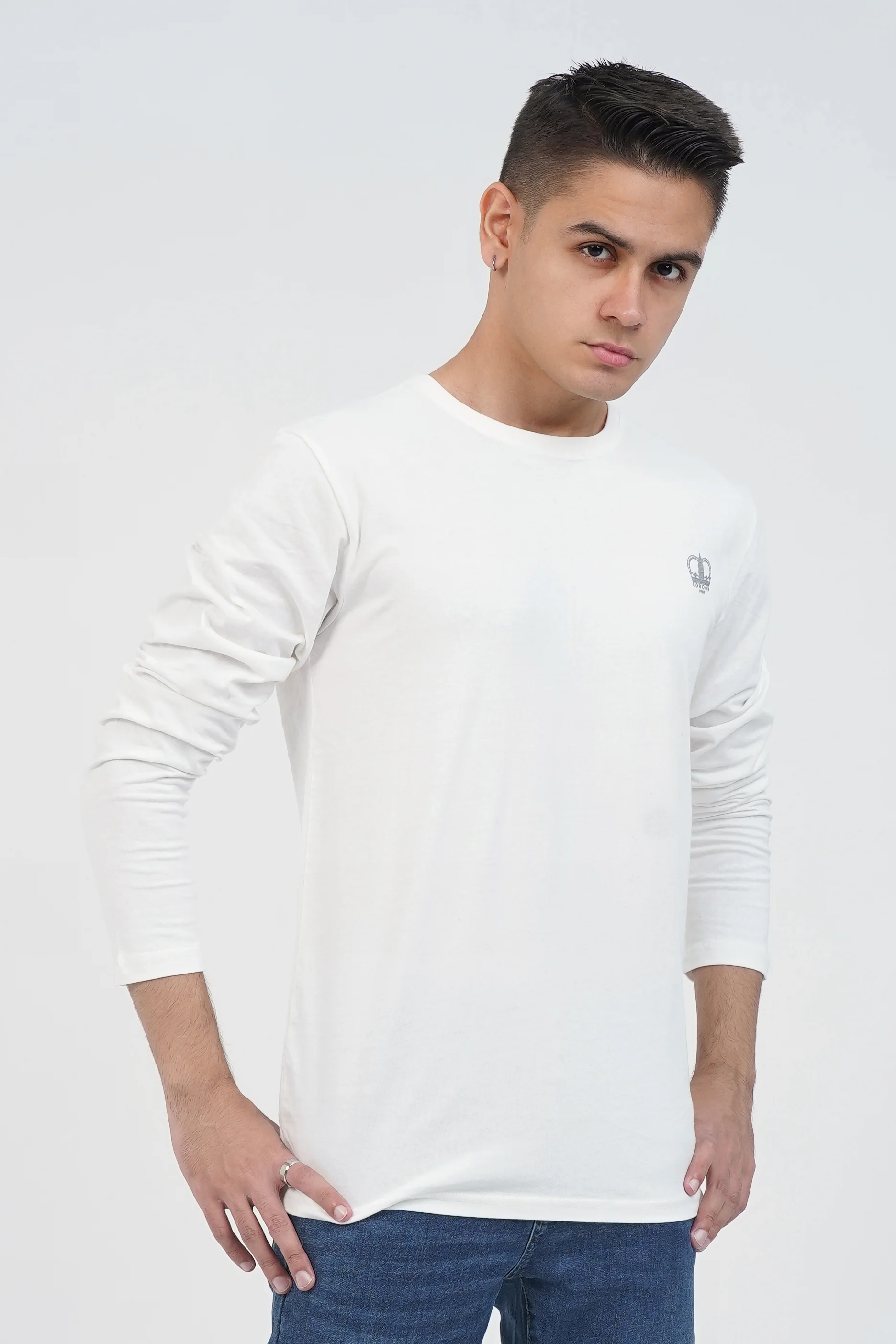 "BEYONE" Crewneck Pullover Shirt