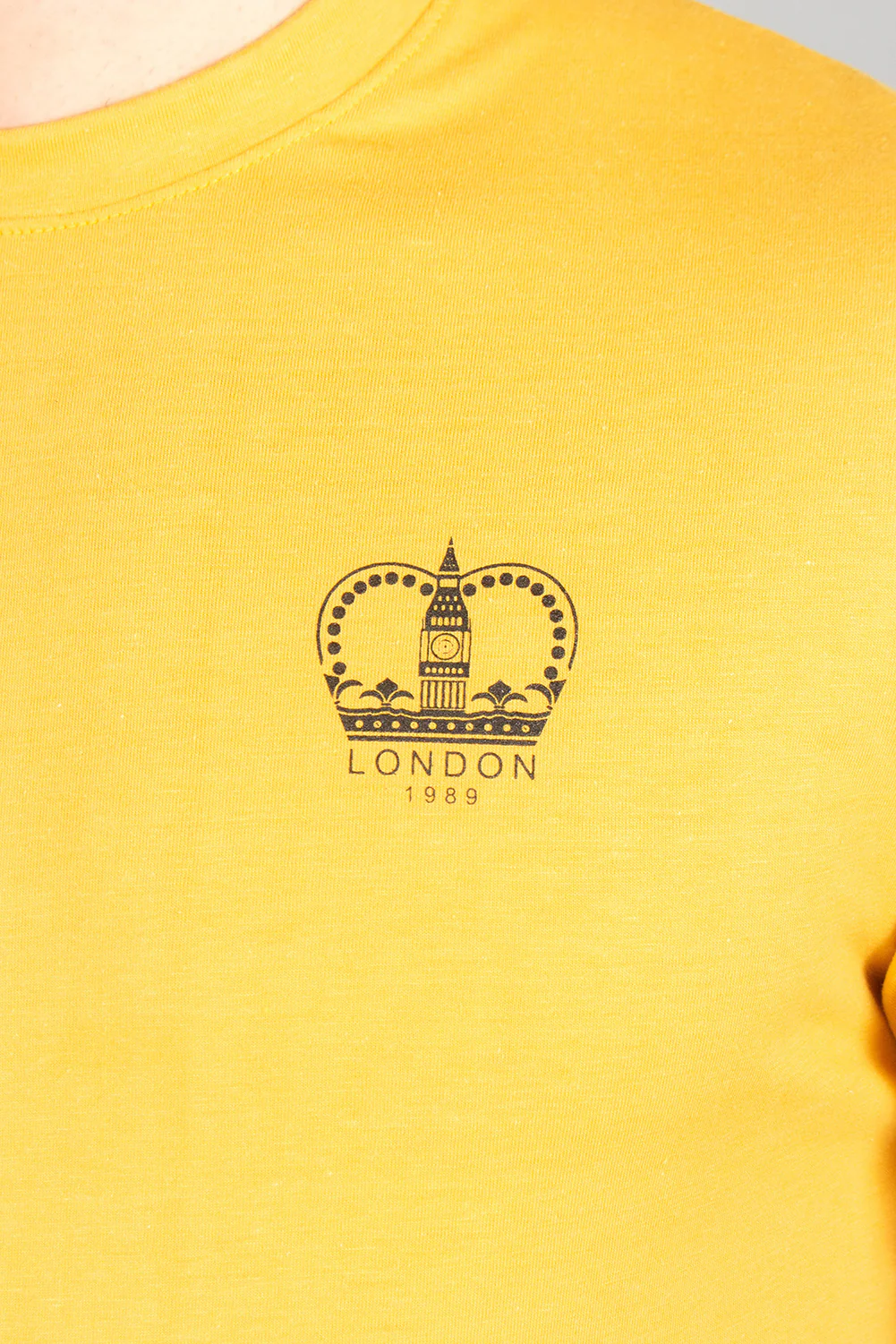 "GUAZ" Crew Neck Slim Fit T-Shirt - Image 4