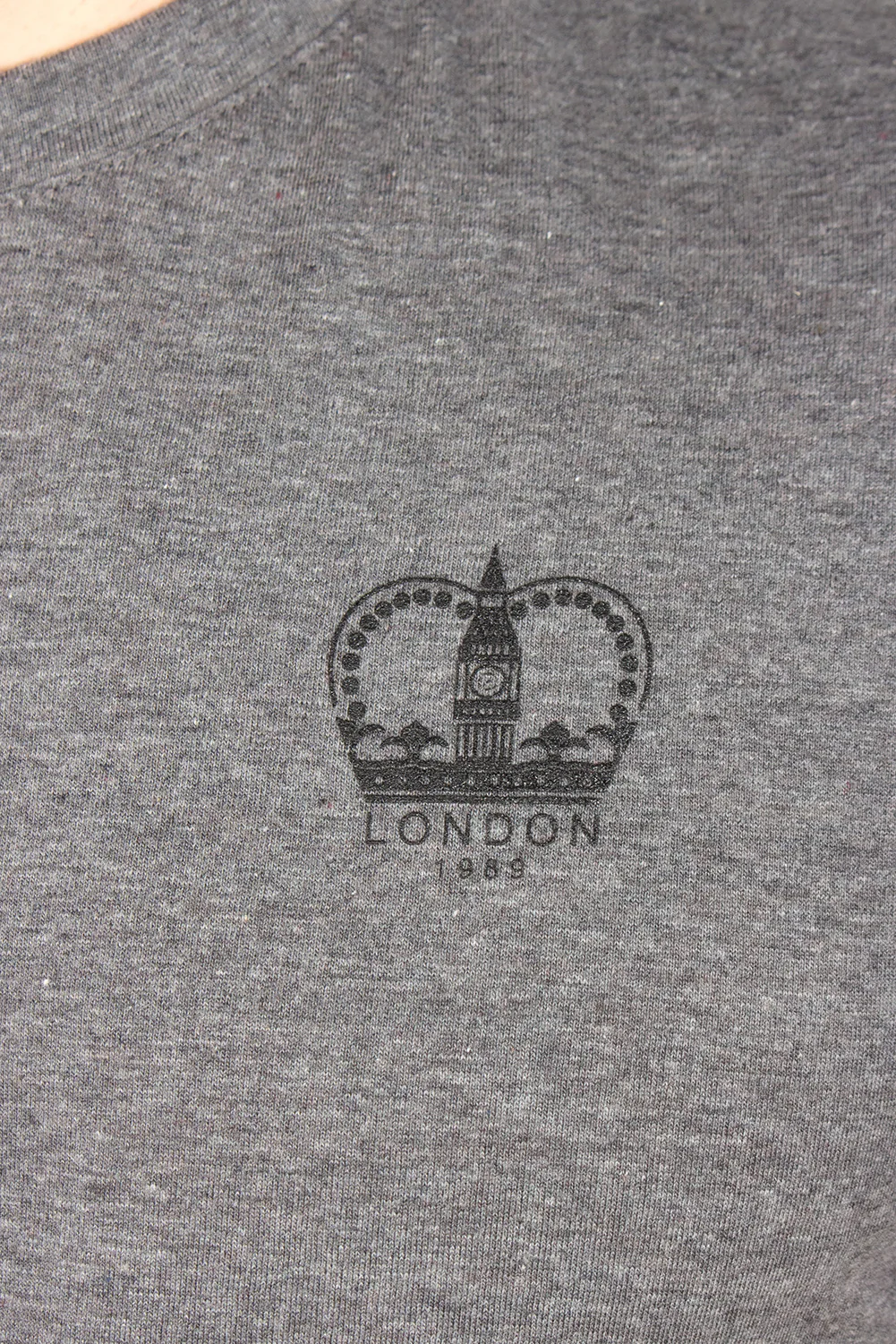 "GUAZ" Crew Neck Slim Fit T-Shirt - Image 4