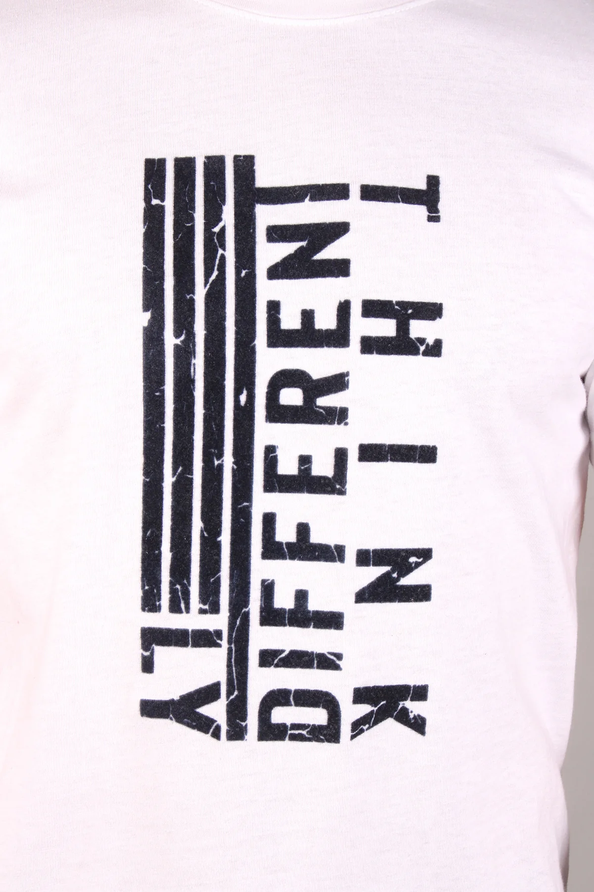 "PACIFIK" Classic Crew Neck Graphic T-Shirt - Image 4