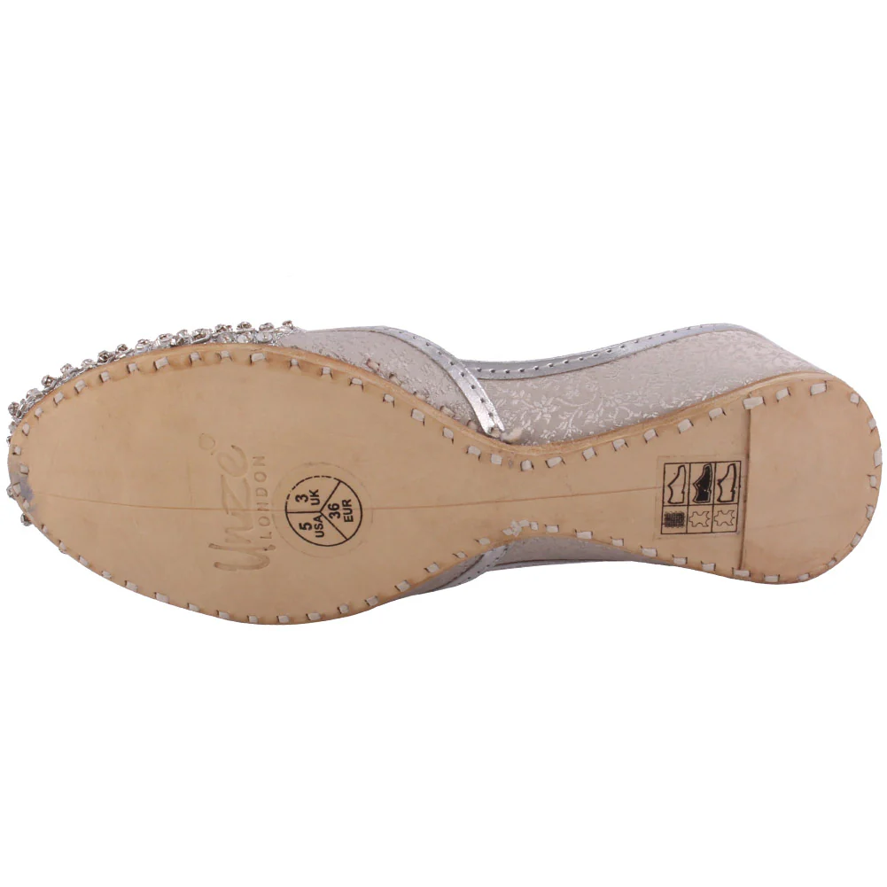 New Girls Traditional “HIMANI” Dot Work Embellished Khussa - Image 5