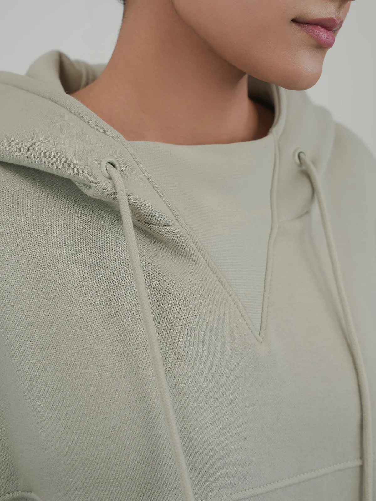 "NHUCHA" Trendy Cut & Sew Fleece Hoodie - Image 5