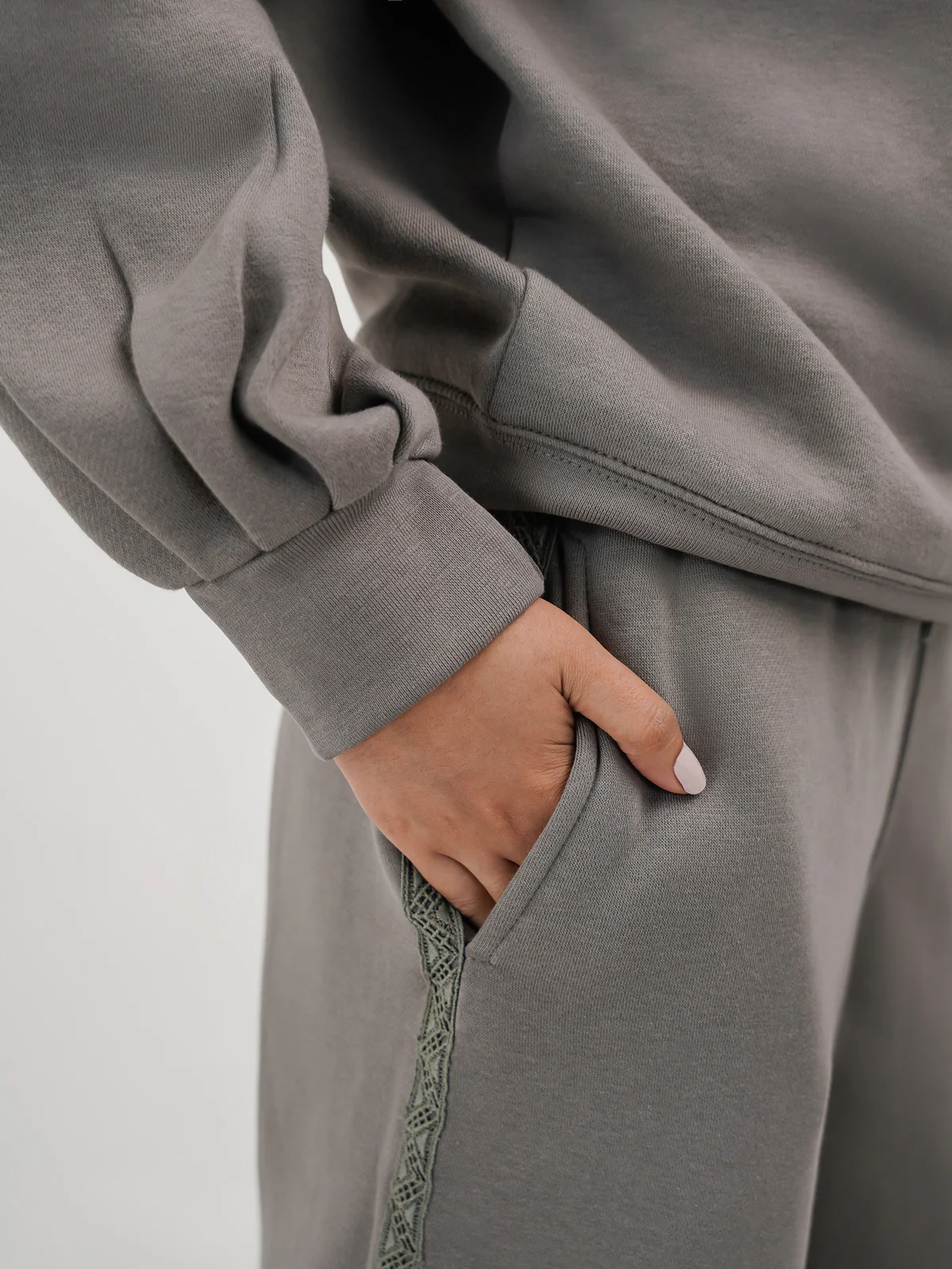 "PERSEI" Designer Fleece Track Suit - Image 4
