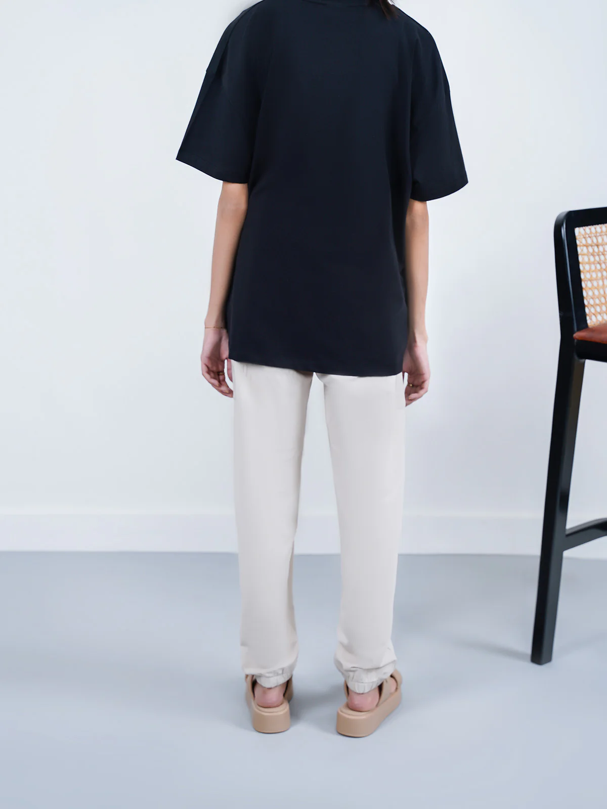 "REIDAR" Drop Shoulder Basic T-Shirt - Image 4