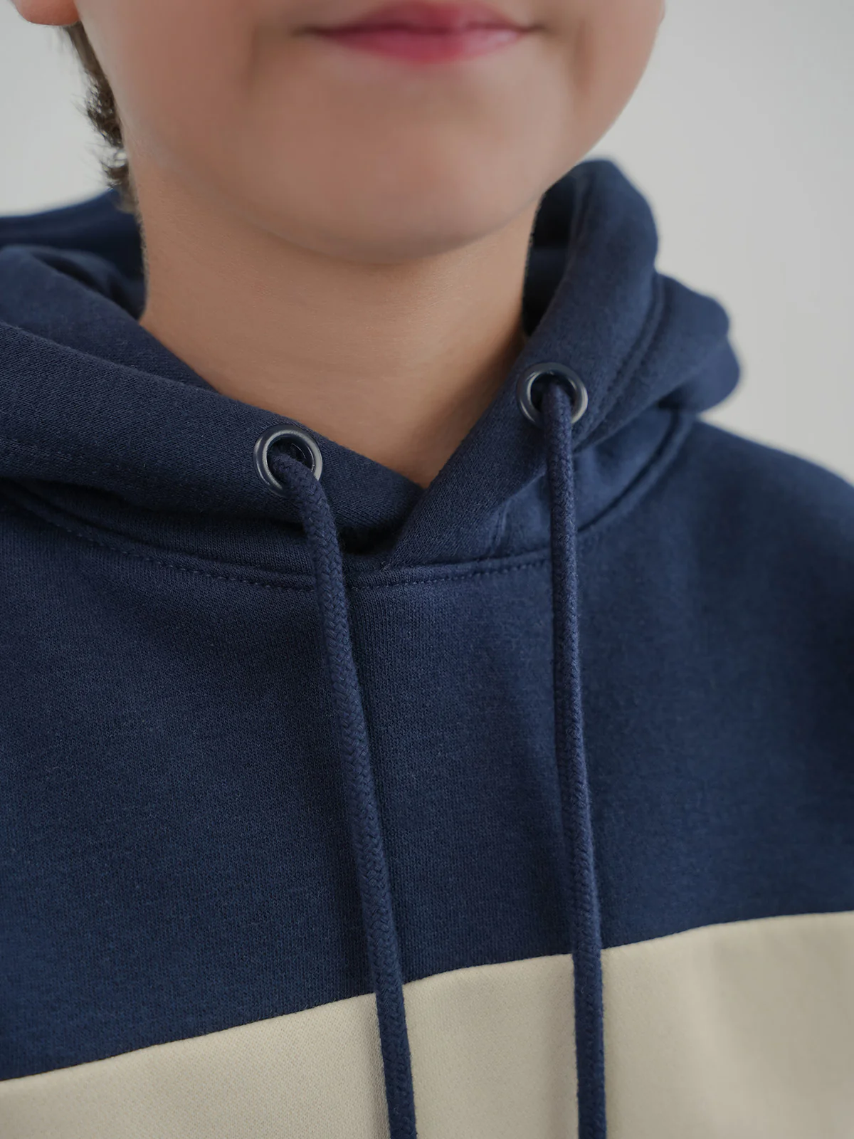 "RIQUIN" Cut & Sew Fleece Hoodie - Image 5