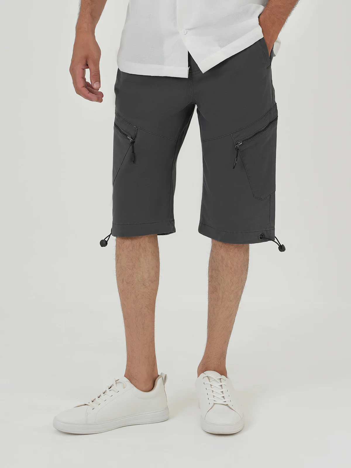 "ROBIJN" Unique Look Regular Short