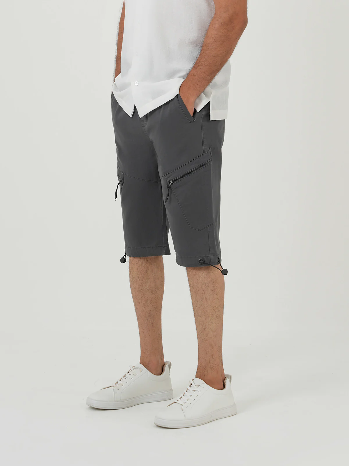 "ROBIJN" Unique Look Regular Short - Image 3