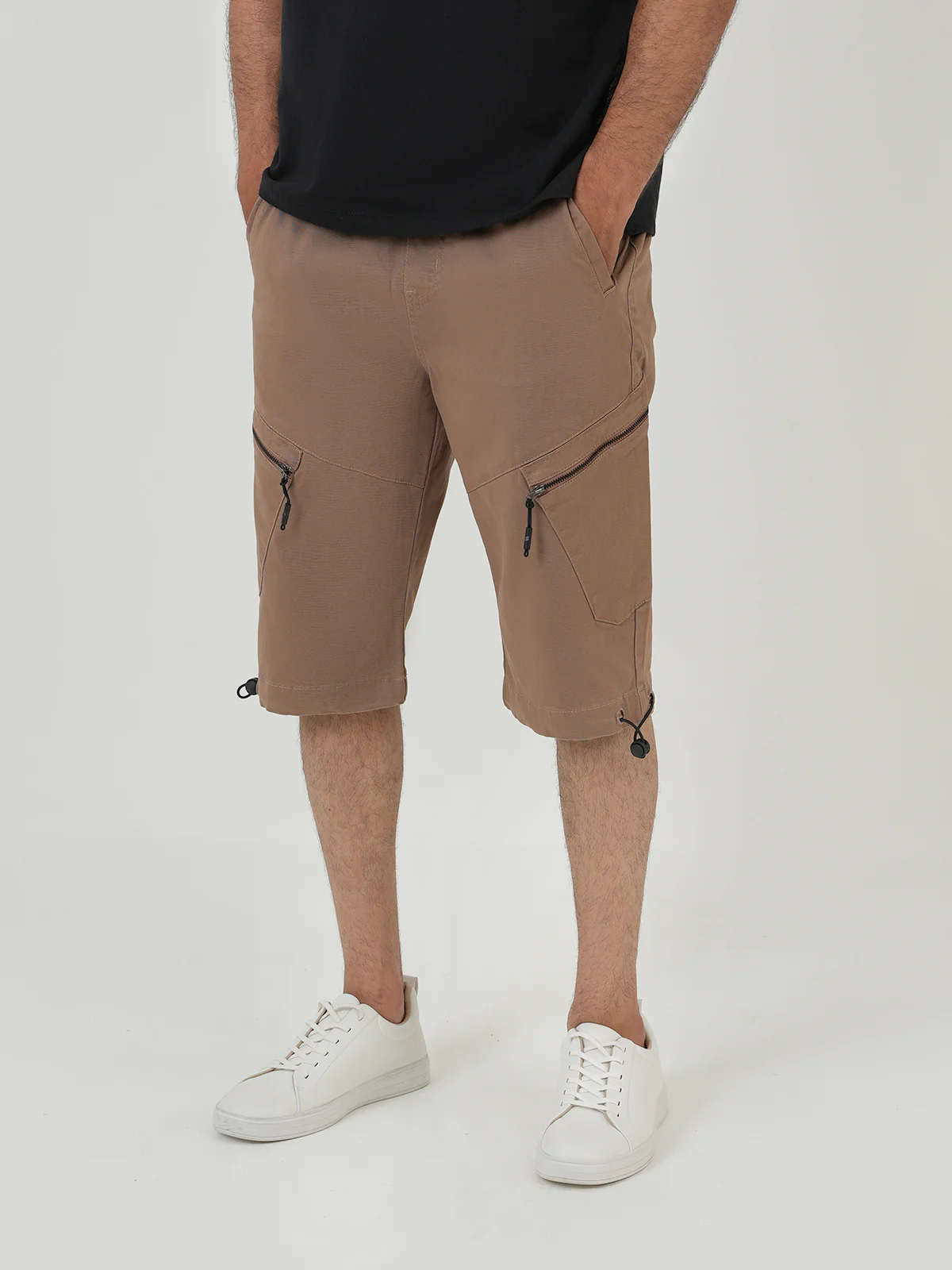 "ROBIJN" Unique Look Regular Short