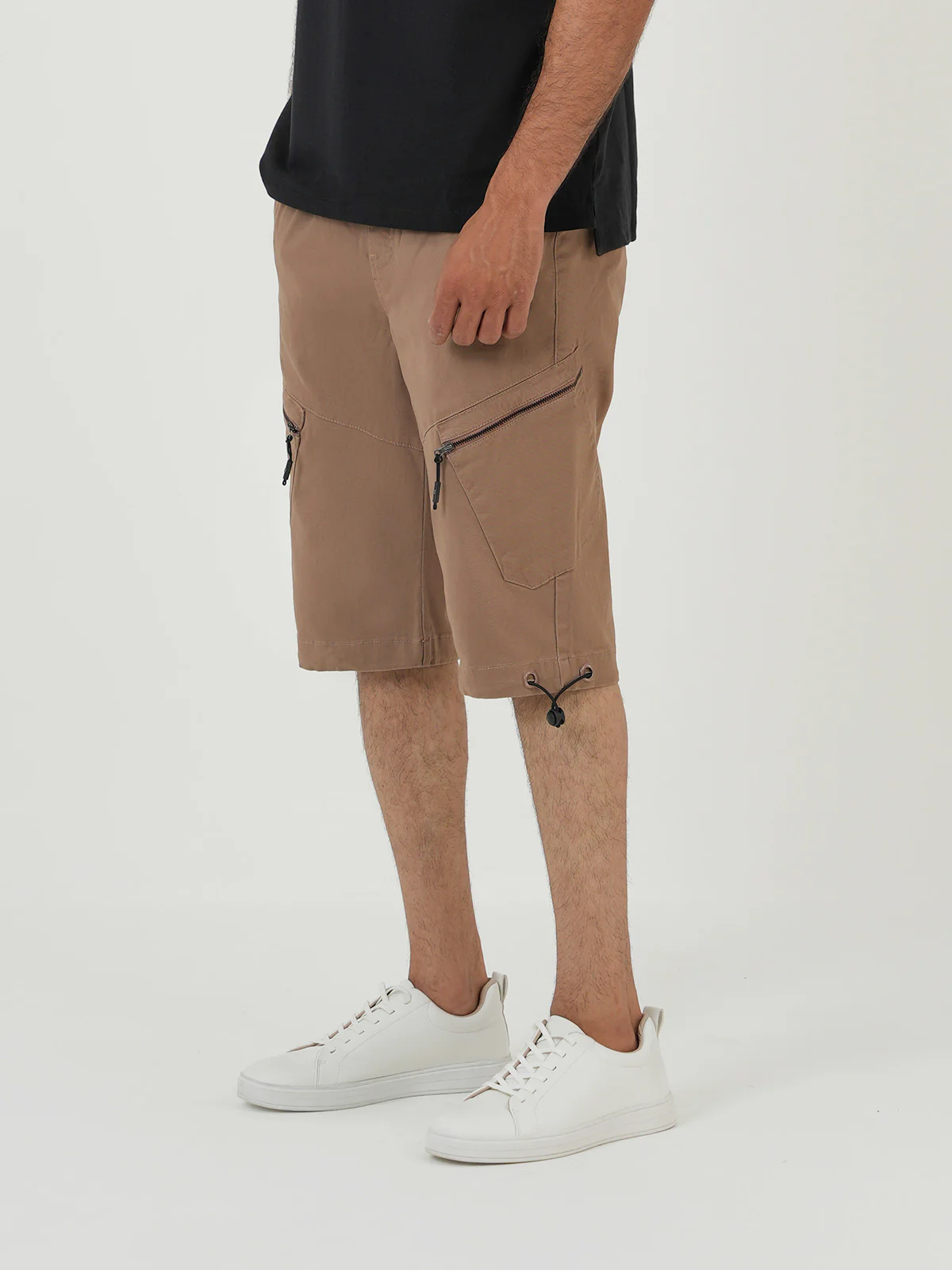 "ROBIJN" Unique Look Regular Short - Image 3