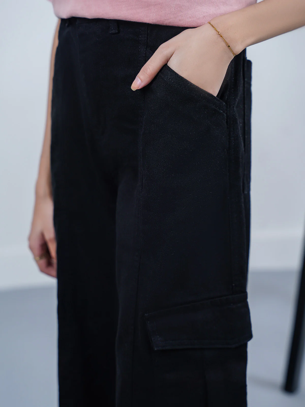 "SIGRUN" Regular Fit Cropped T-Shrit - Image 4
