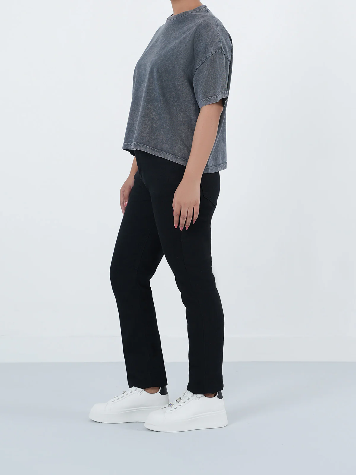 "SIGRUN" Regular Fit Cropped T-Shrit - Image 3