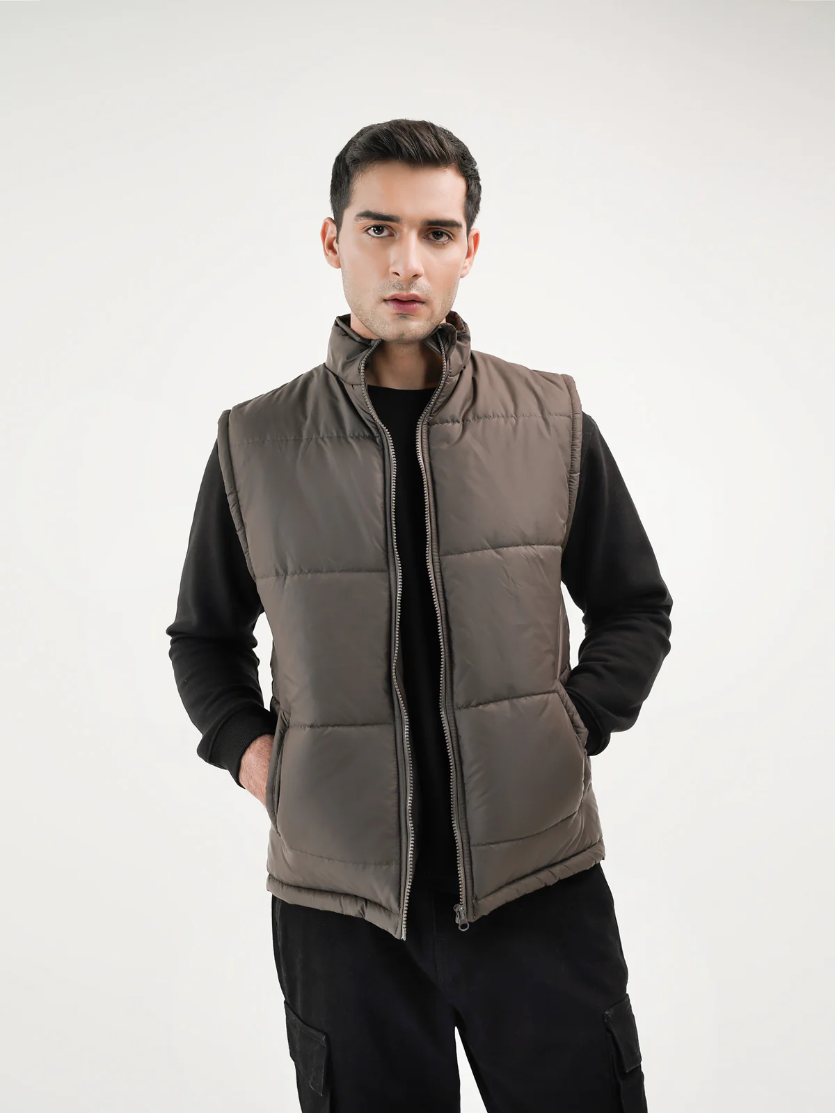 "UPSILON" Casual Sleevless Puffer Jacket - Image 2