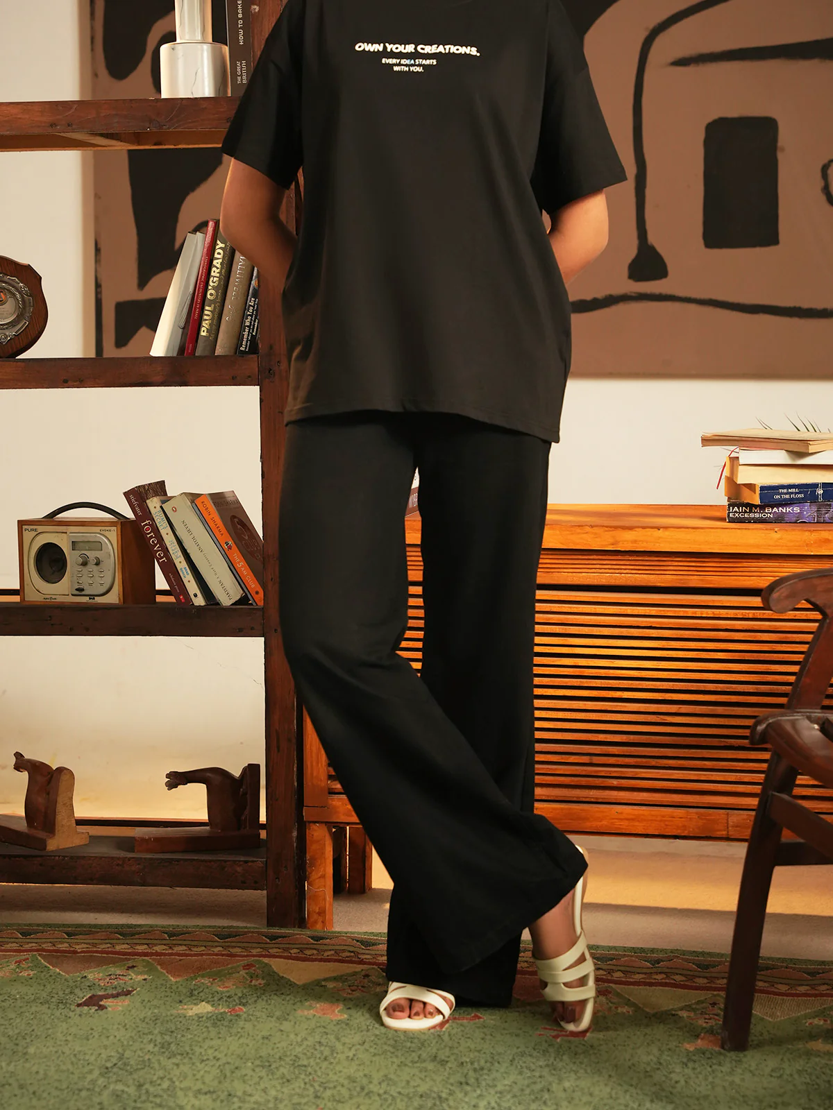 "VENDER" Graphic Drop Shoulder T-Shirt - Image 3