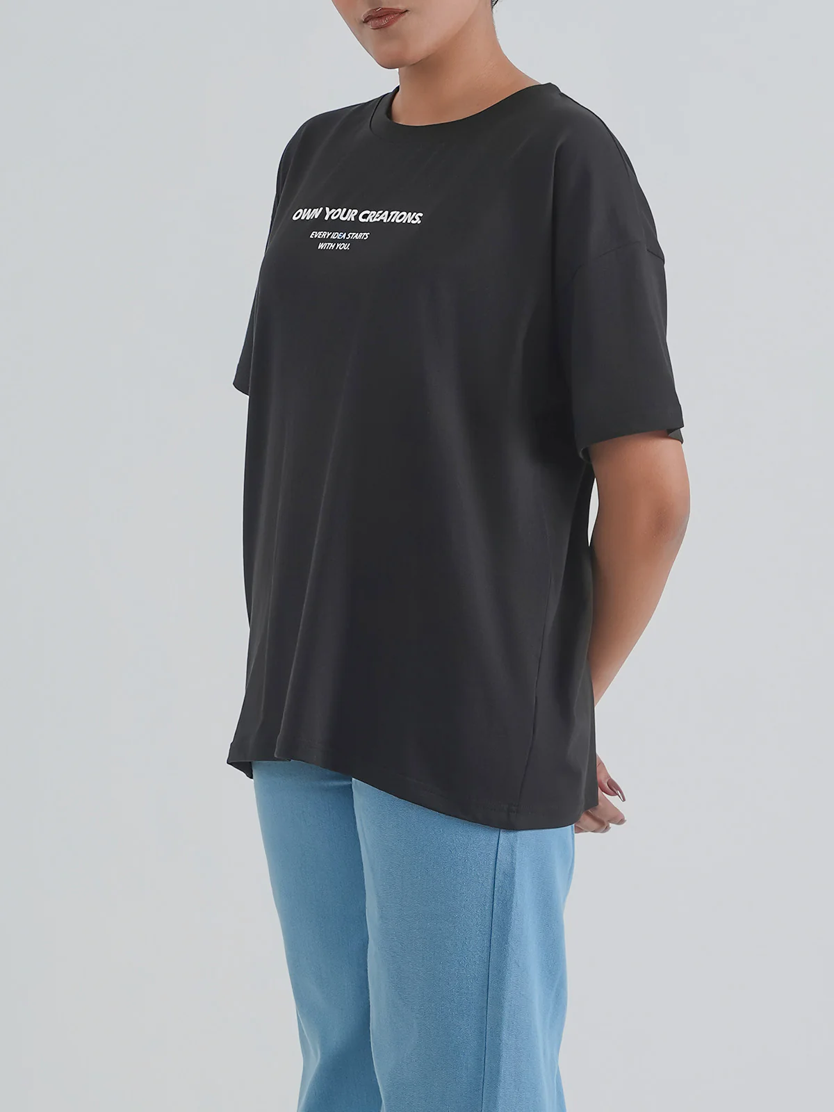 "VENDER" Graphic Drop Shoulder T-Shirt - Image 4