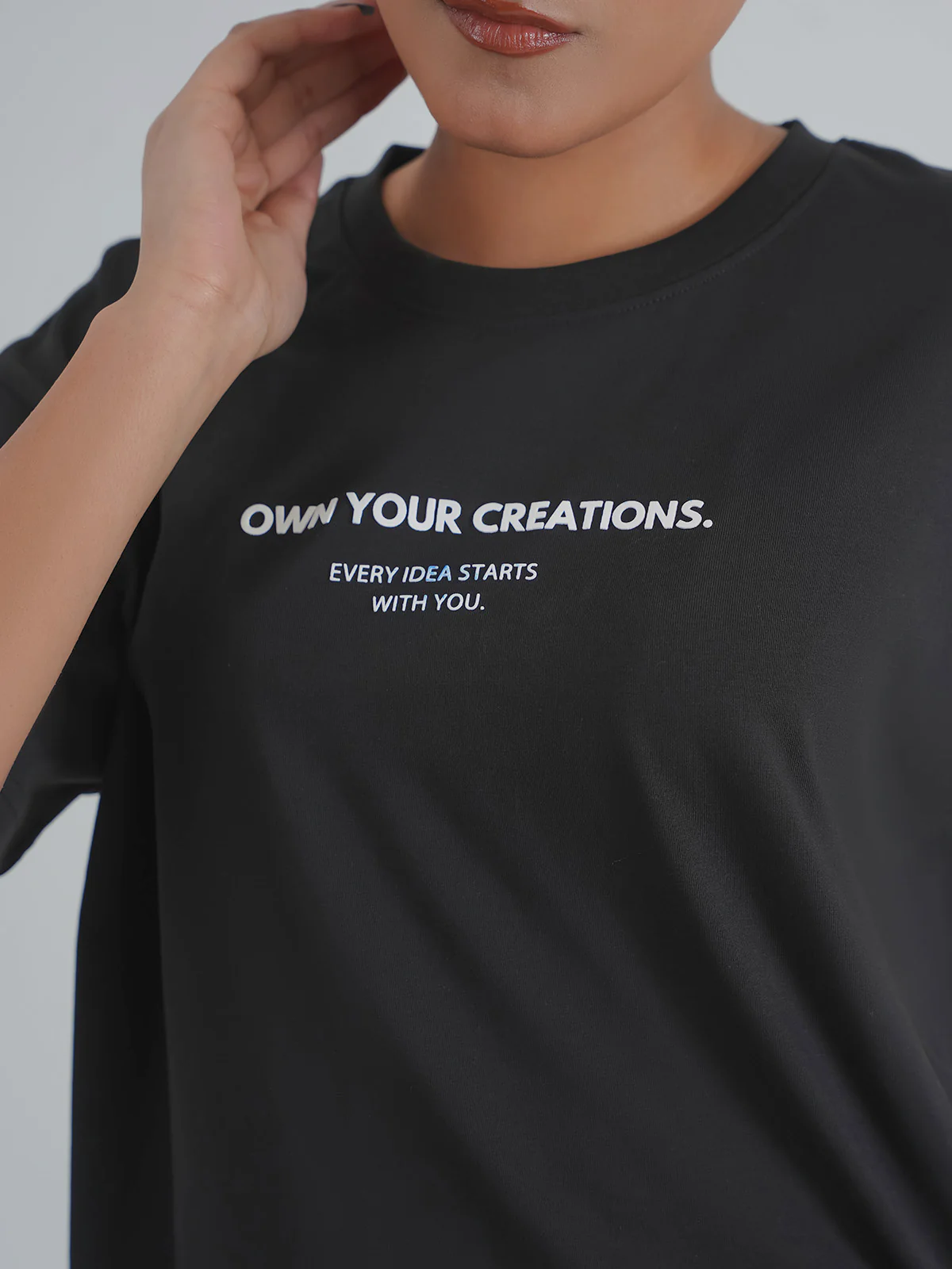 "VENDER" Graphic Drop Shoulder T-Shirt - Image 5