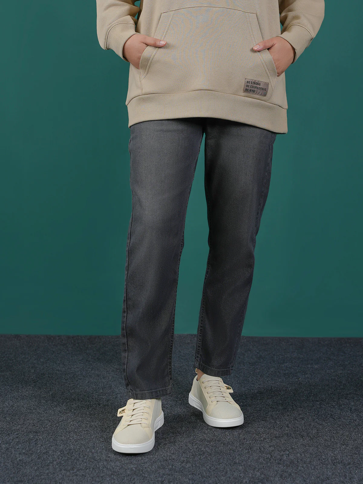 "VIHAAN" Classic Mom Fit Denim Pant