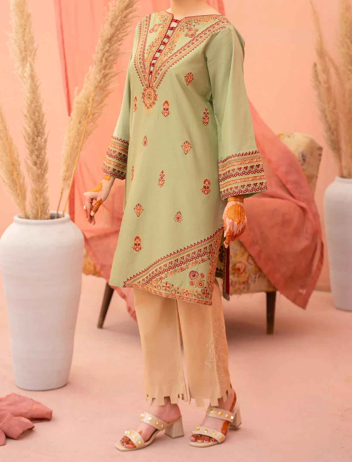 Women "AERGUL" Embroidered Lawn Summer Shirt - Image 3