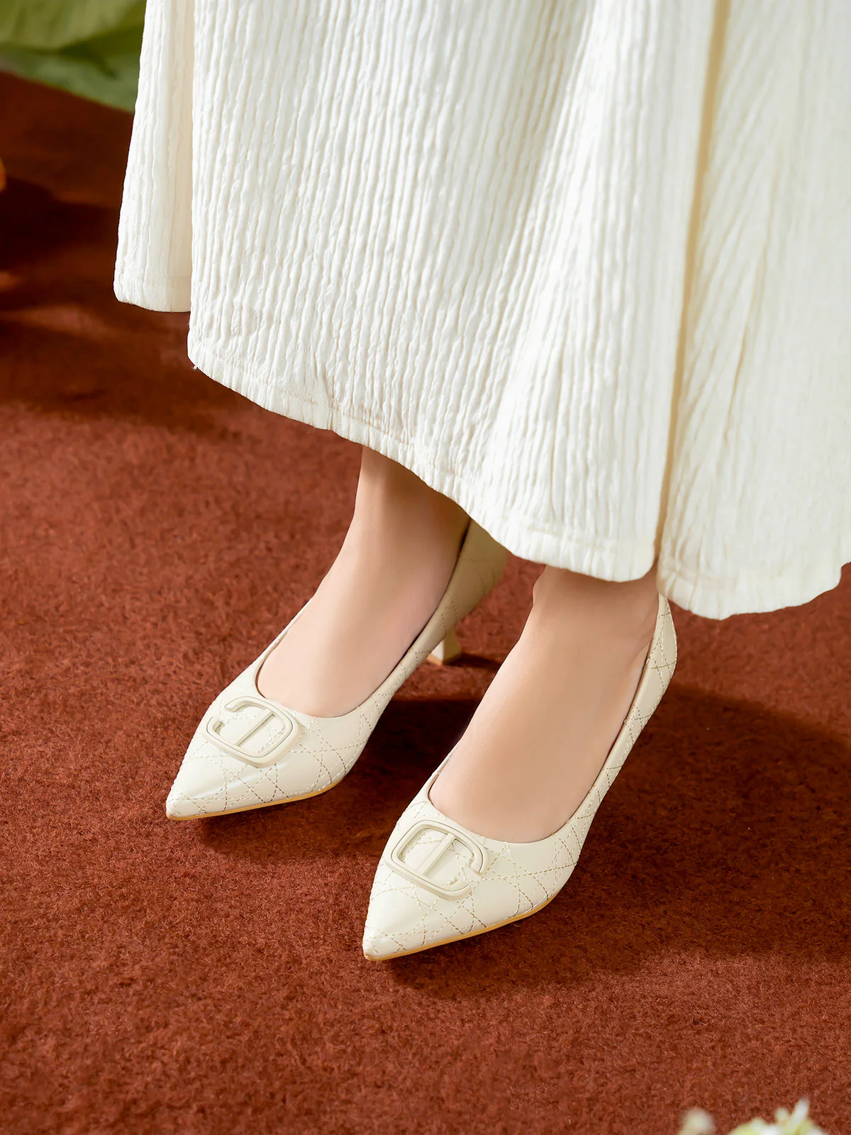 Women "AICOLE" Classic Pointed Courts