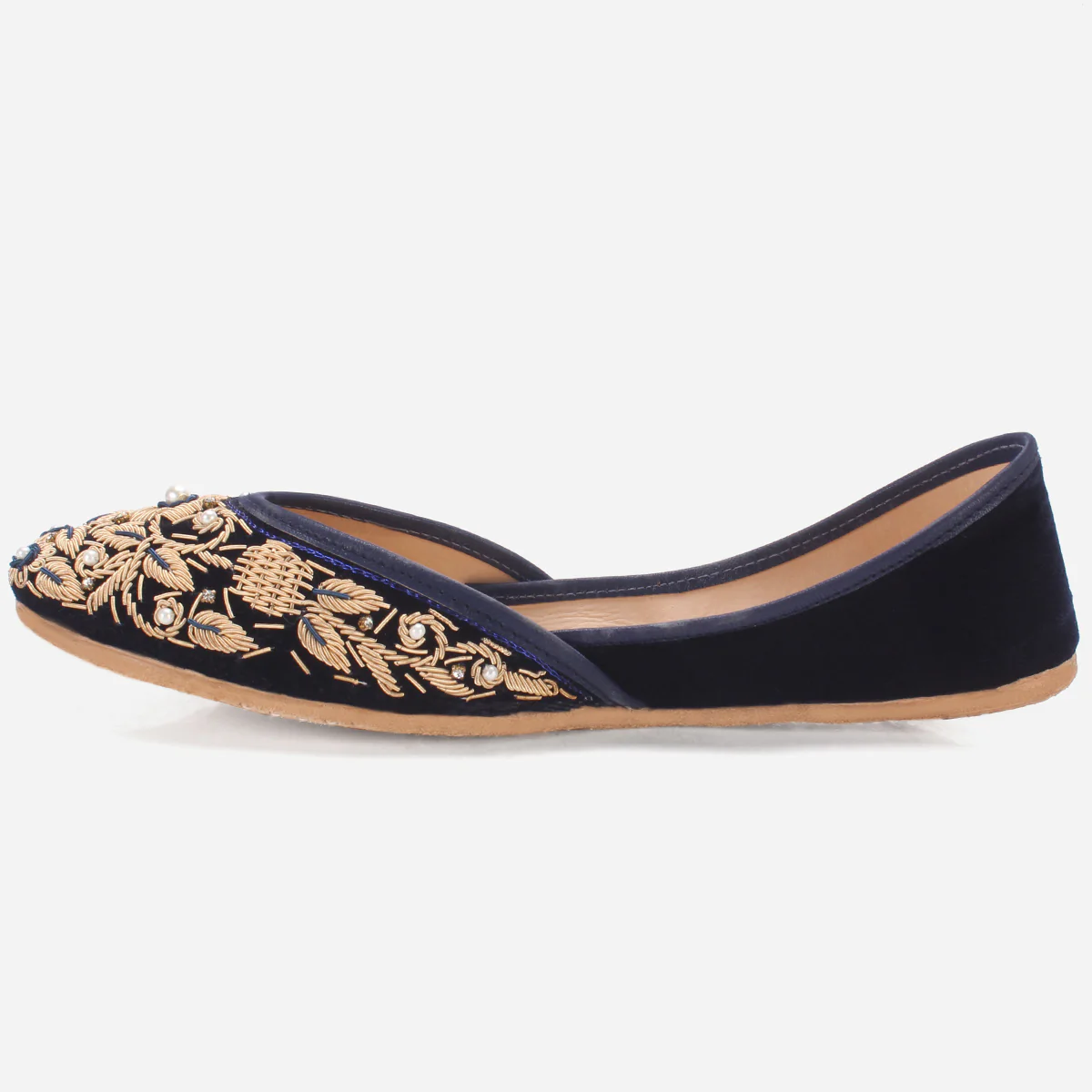 Women "Aizal" Leather Embroidered Wedding Khussa - Image 3