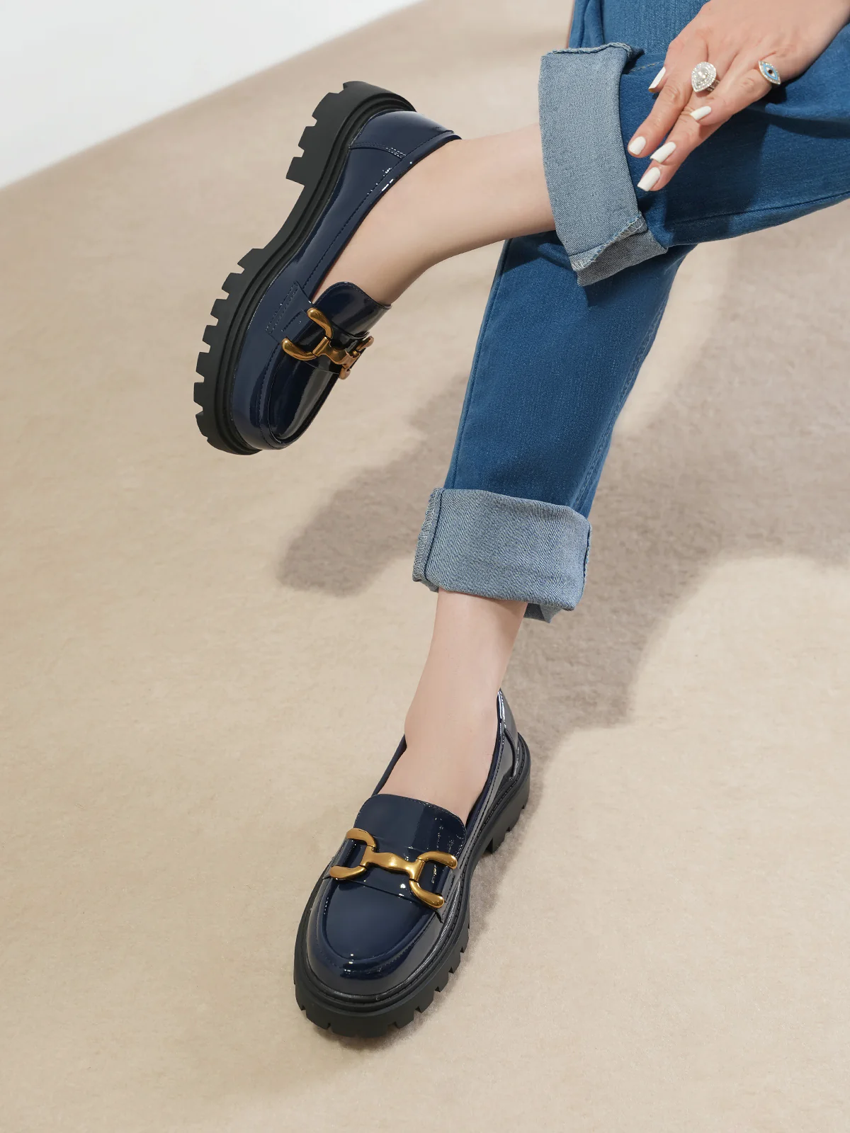 Women "APICHU" Glossy Perfect Loafer Shoes