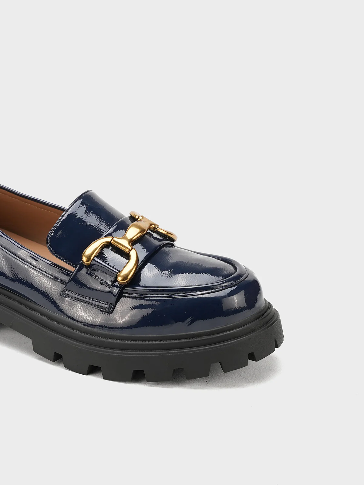 Women "APICHU" Glossy Perfect Loafer Shoes - Image 7