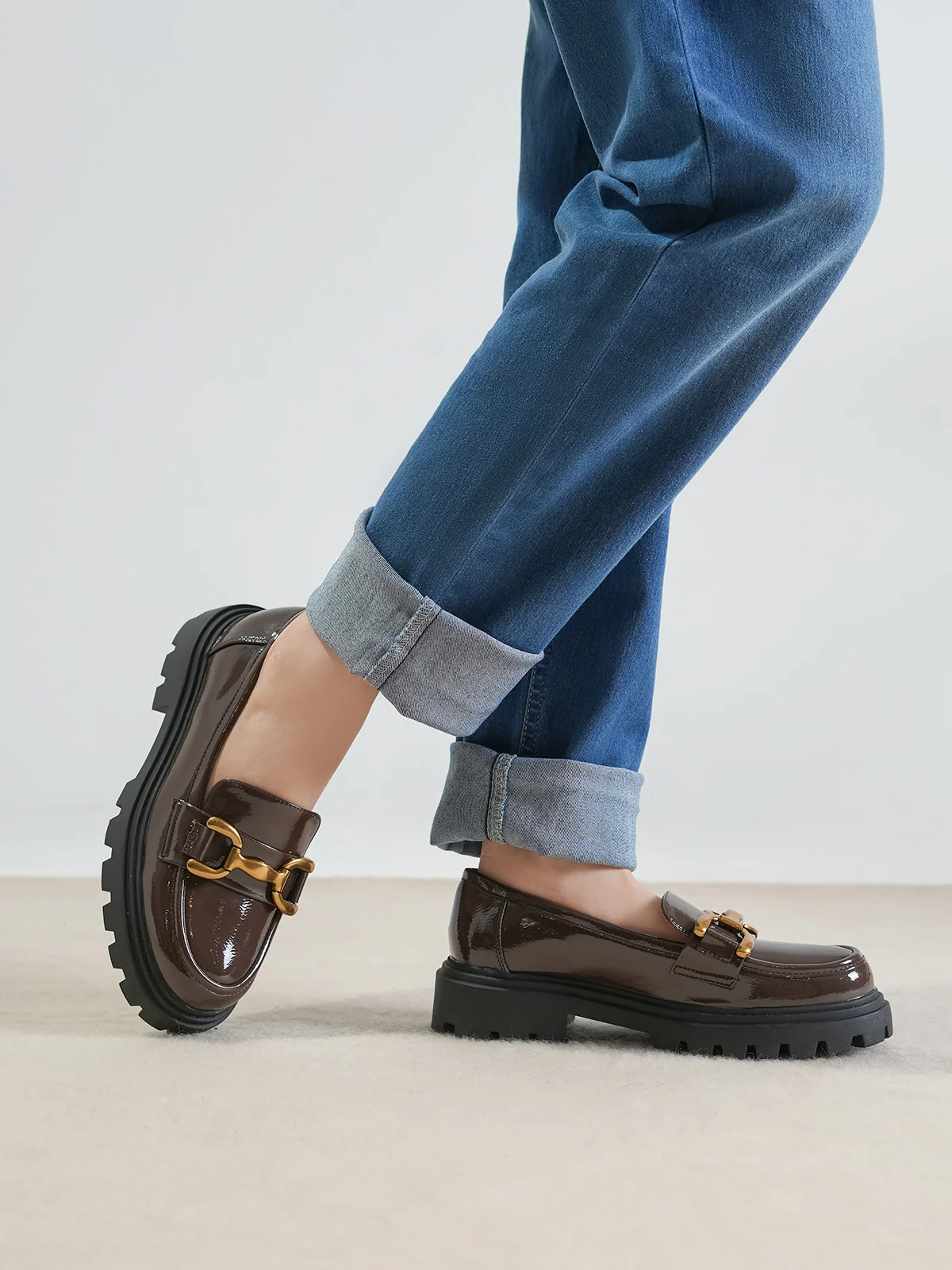 Women "APICHU" Glossy Perfect Loafer Shoes