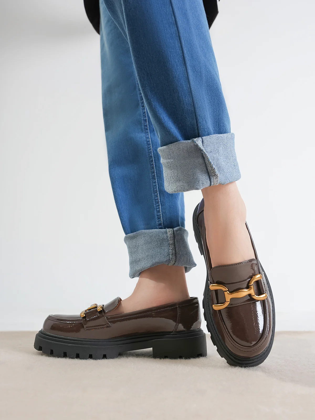 Women "APICHU" Glossy Perfect Loafer Shoes - Image 3