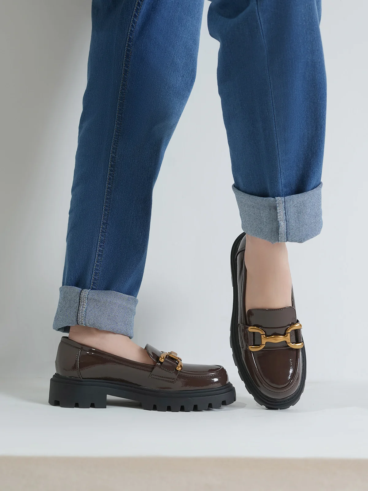 Women "APICHU" Glossy Perfect Loafer Shoes - Image 6
