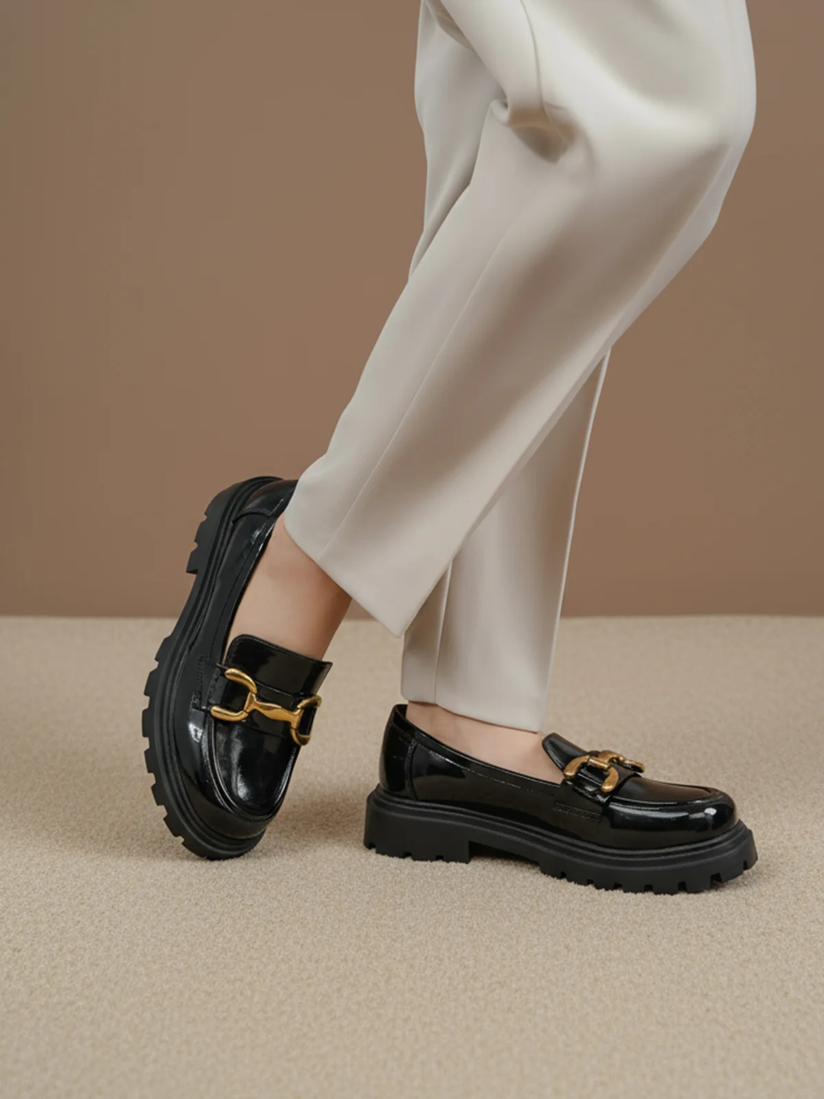 Women "APICHU" Glossy Perfect Loafer Shoes - Image 3