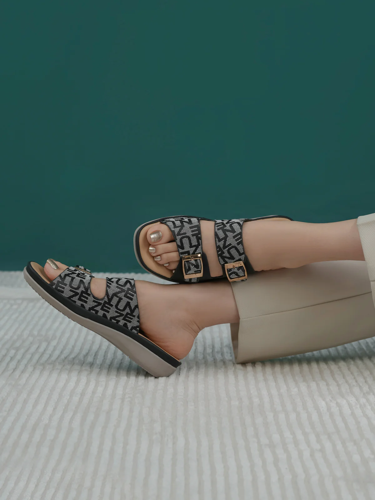 Women "ARADIA" Lightweight Comfort Slippers - Image 3
