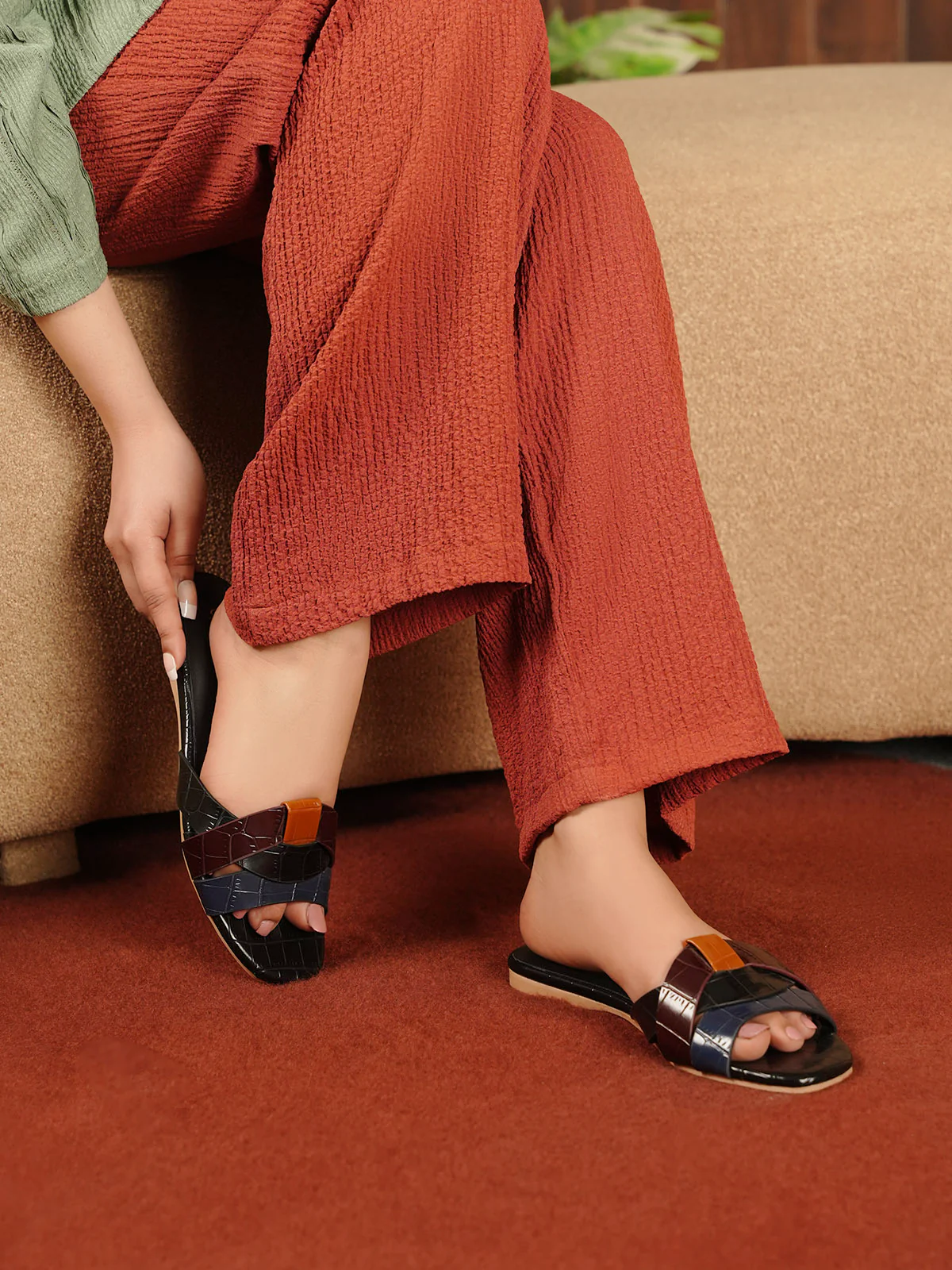 Women "AYLAD" Lightweight Slippers - Image 9