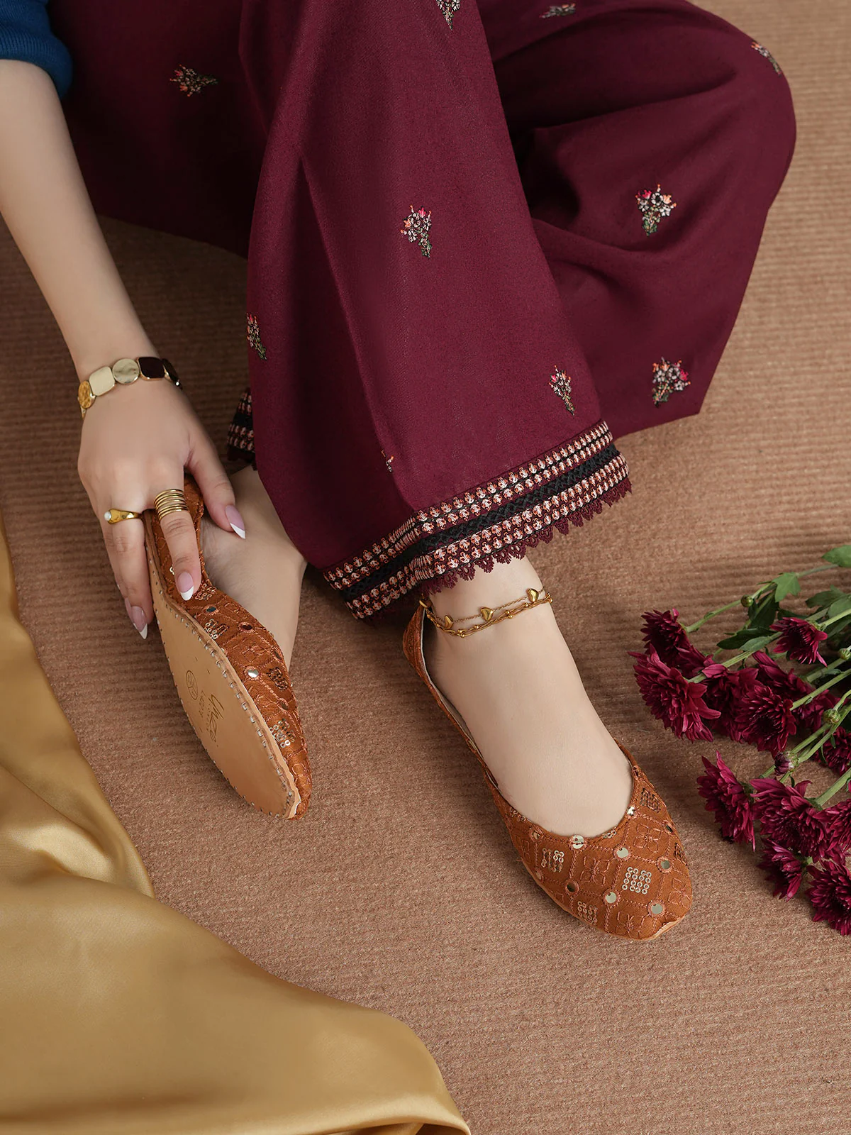 Women "ARZANGI" Traditional Comfort Khussa - Image 6