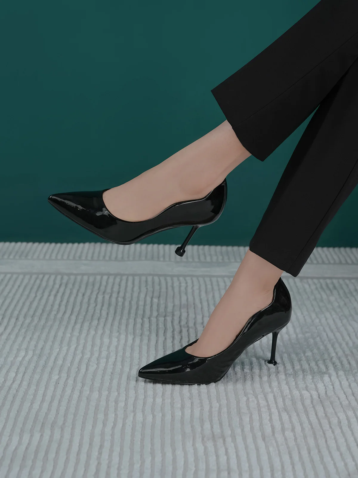 Women "BERNARD" Smooth Design Courts - Image 6