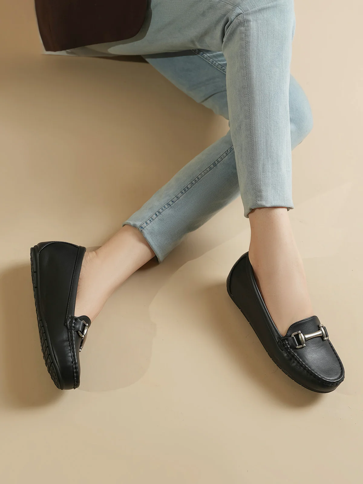 Women "BEXTER" Smart Buckle Moccasins - Image 10