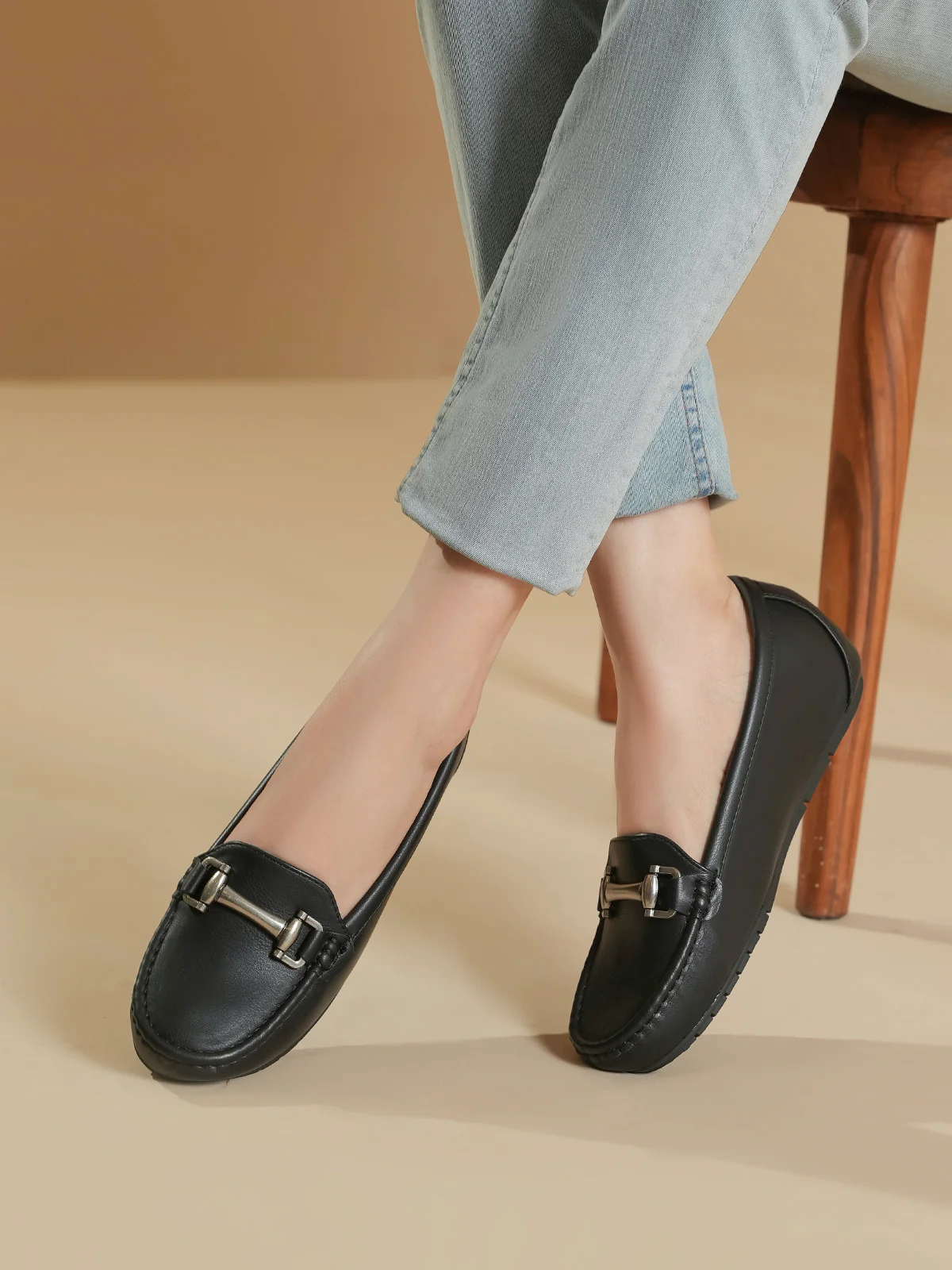 Women "BEXTER" Smart Buckle Moccasins - Image 11