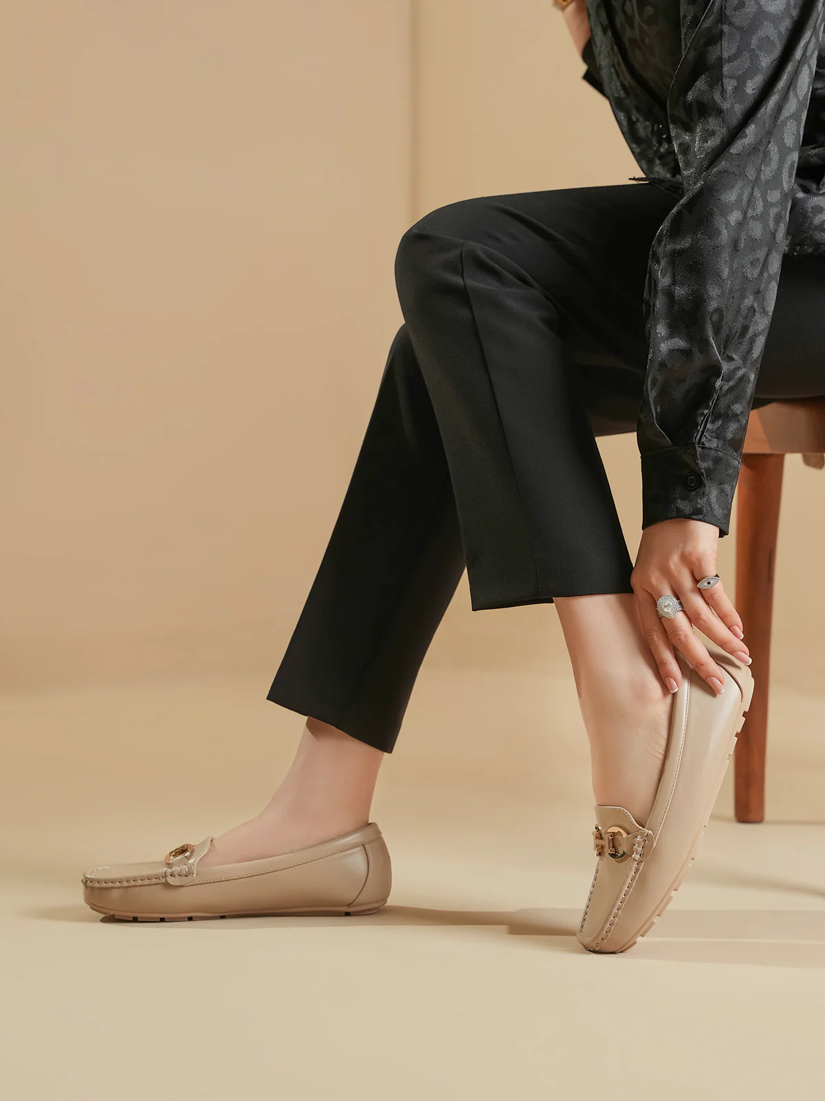 Women "CANICE" Sleek Design Moccasins - Image 10