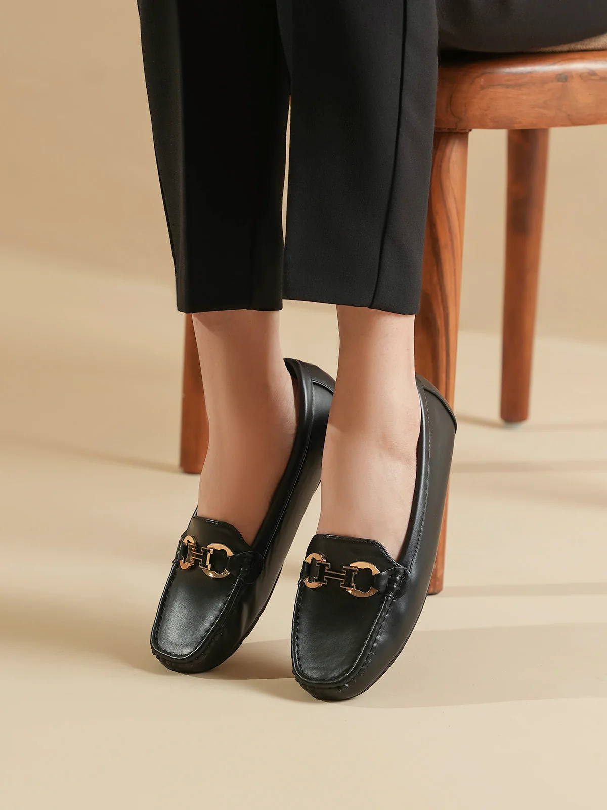 Women "CANICE" Sleek Design Moccasins - Image 10
