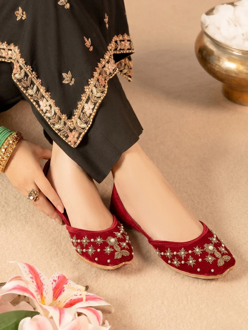 Women "CHANDI" Traditional Embroidered Khussa