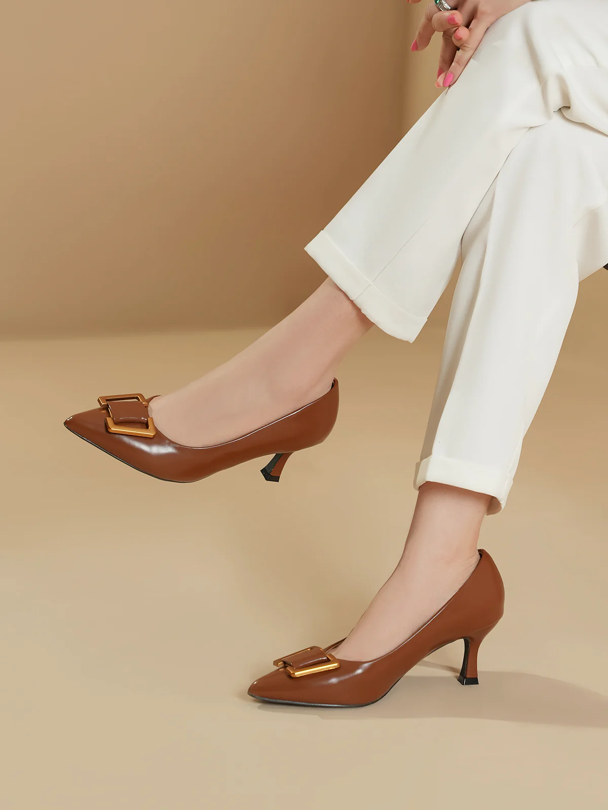 Women "CHARLOT" Pointed Toe Courts - Image 3