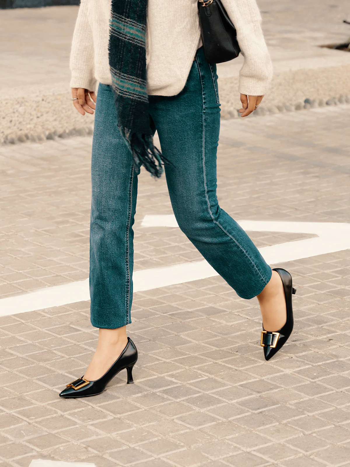 Women "CHARLOT" Pointed Toe Courts