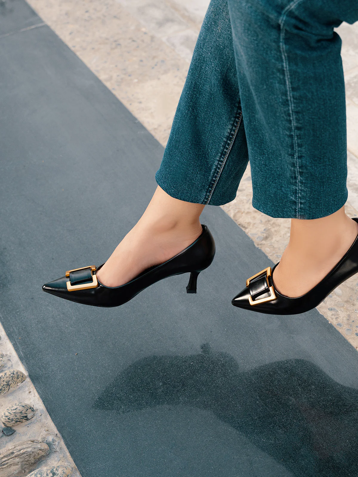 Women "CHARLOT" Pointed Toe Courts - Image 3
