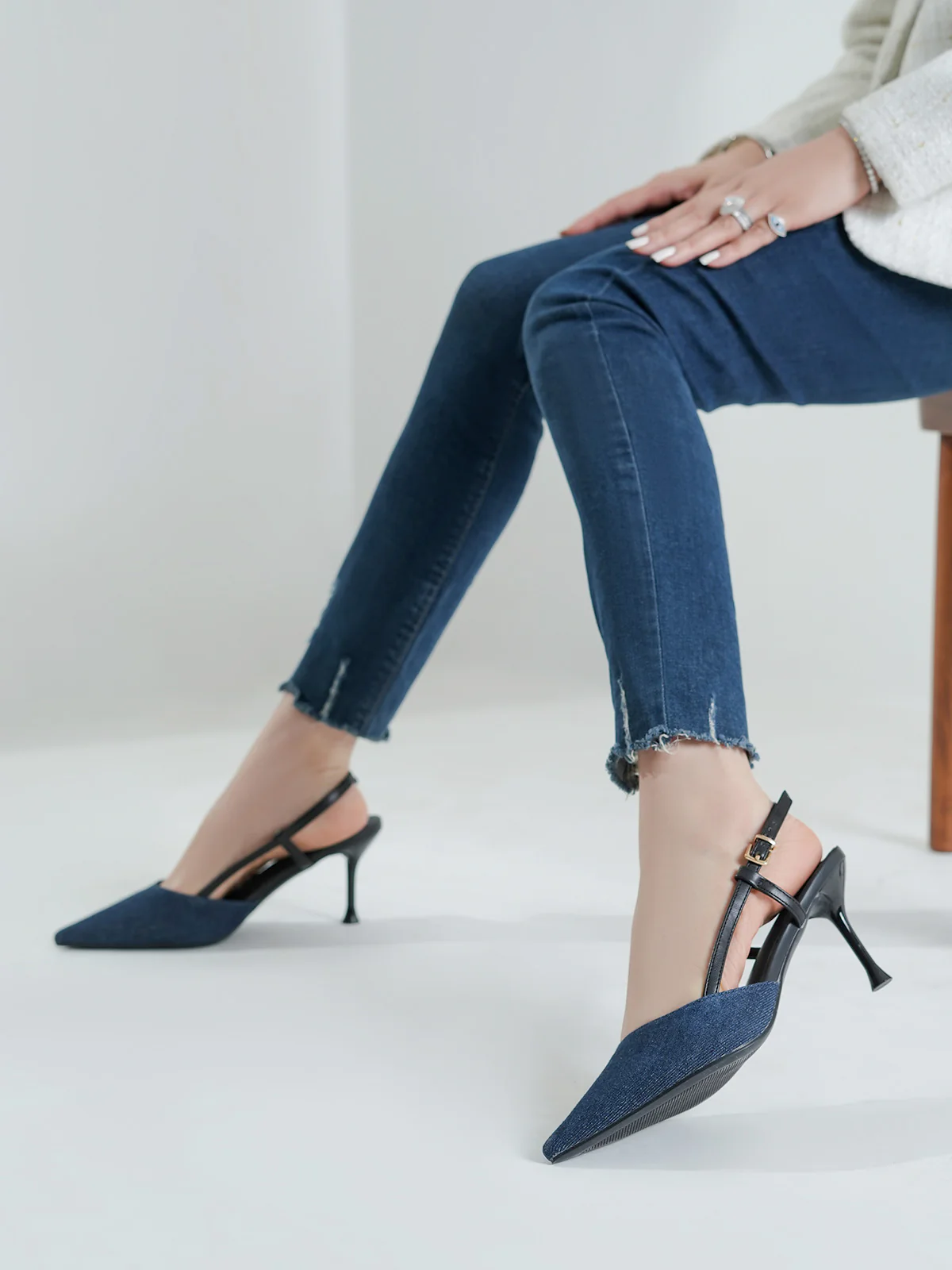 Women "CHERISH" Pointed Toe Design Sandals - Image 6