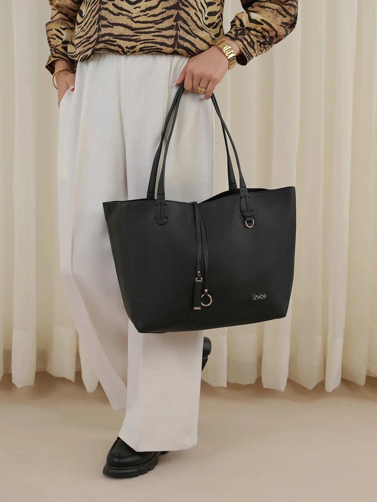 Women "DARRELL" Modern and Perfect Handbag - Image 3