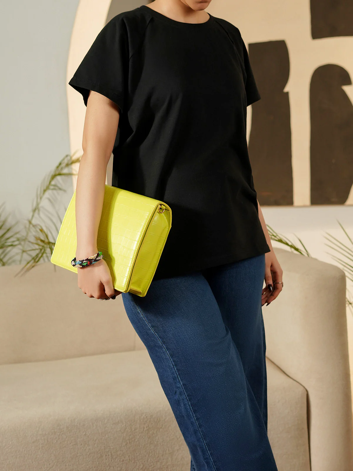 Women "DEREK" Premium Crossbody Bag - Image 6