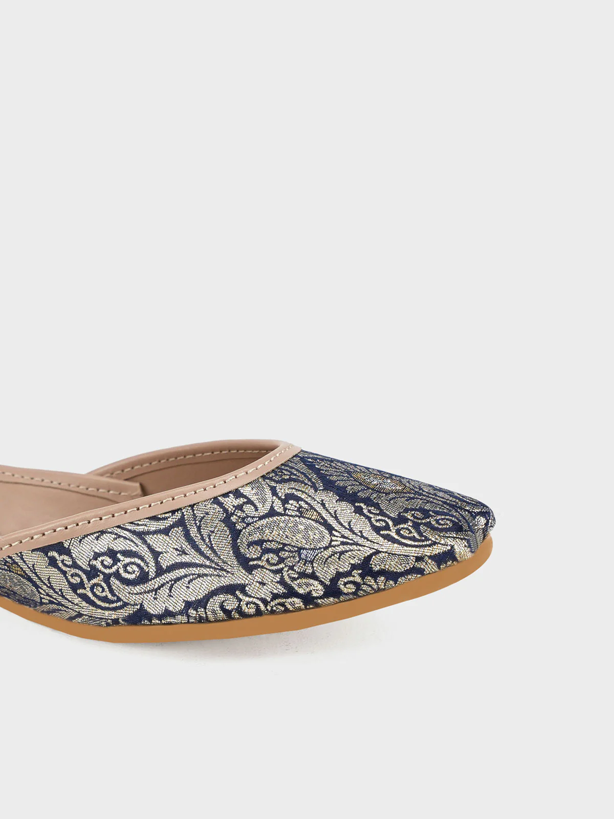 Women "NOOR-E-BAHAR" Comfy Handmade Khussa - Image 5