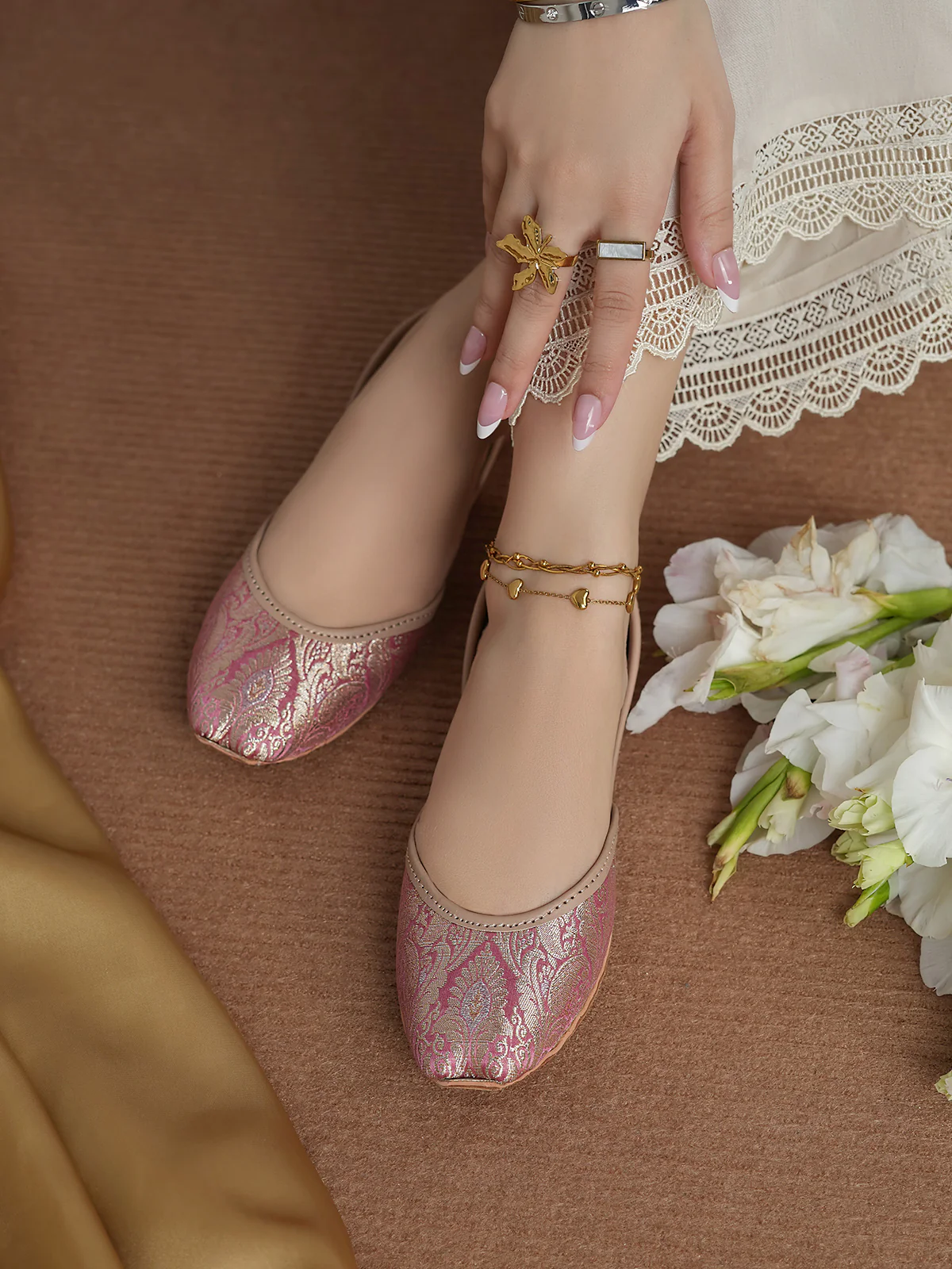 Women "NOOR-E-BAHAR" Comfy Handmade Khussa